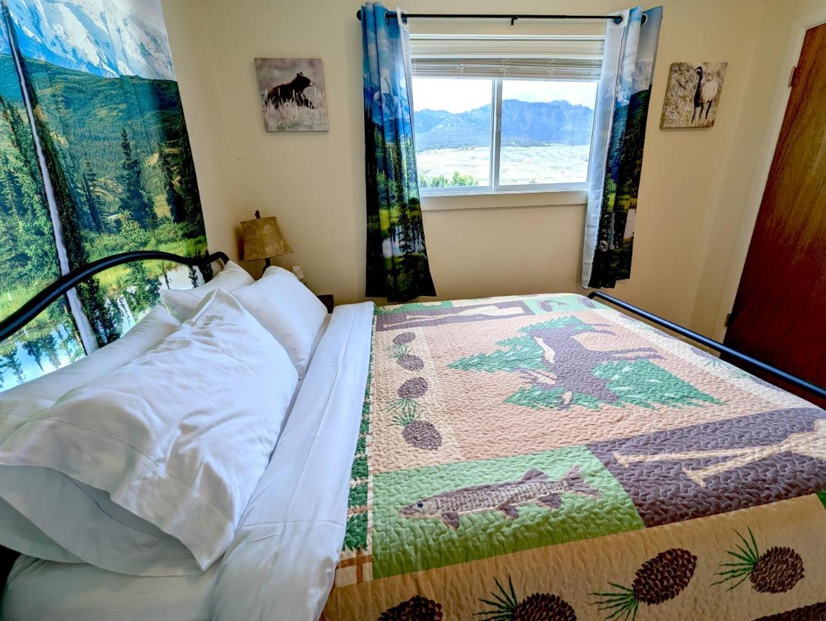 Yellowstone Treasure Guesthouses On The River Gardiner Eksteriør billede