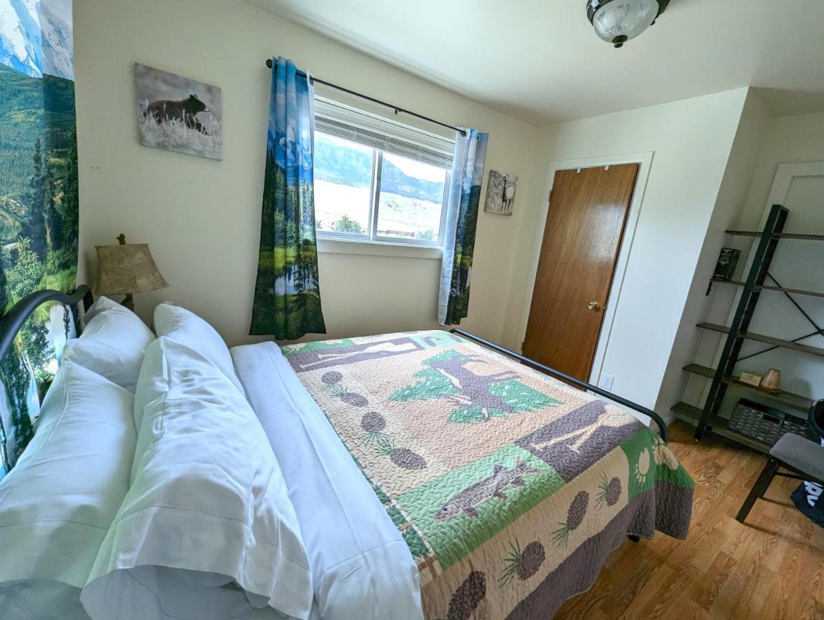 Yellowstone Treasure Guesthouses On The River Gardiner Eksteriør billede