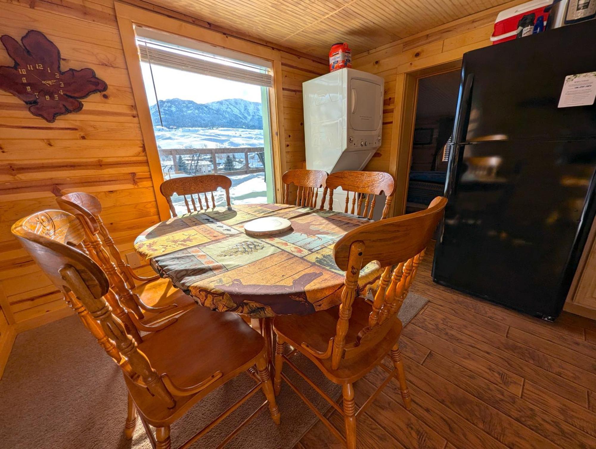Yellowstone Treasure Guesthouses On The River Gardiner Eksteriør billede